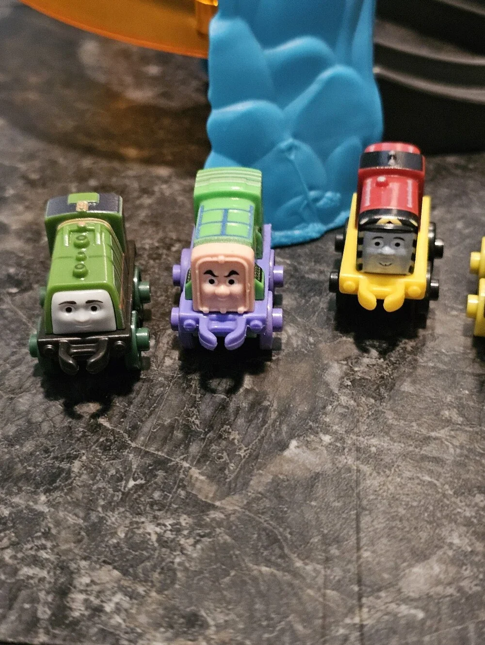 Thomas and Friends Minis Boost 'N Blast Stunt 12 Mini Trains Incomplete Works!